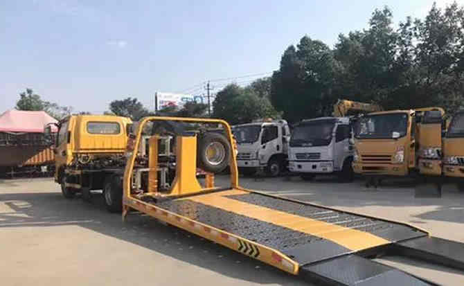 潼关汽车中途维修案例